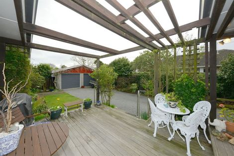Photo of property in 33 Tintern Avenue, Avonhead, Christchurch, 8042