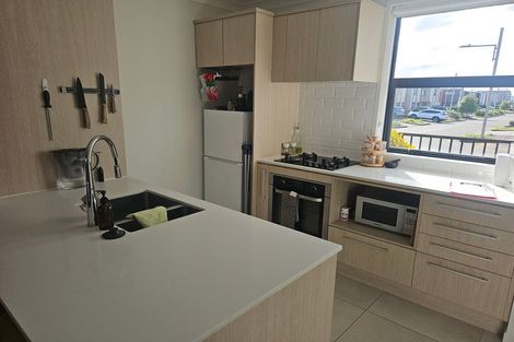 Photo of property in 20 Whimbrel Road, Flat Bush, Auckland, 2019