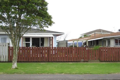 Photo of property in 10 Fitzroy Road, Fitzroy, New Plymouth, 4312