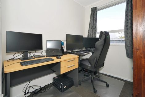 Photo of property in 93 Collins Road, Melville, Hamilton, 3206