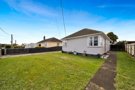 Photo of property in 10 Laurent Vc Street, Hawera, 4610