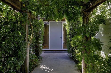 Photo of property in 32 Amber Close, Arthurs Point, Queenstown, 9371