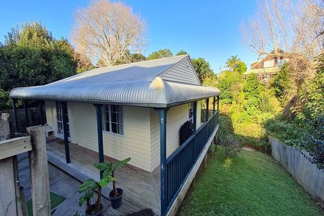 Photo of property in 25 Glenfern Road, Mellons Bay, Auckland, 2014