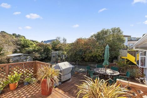 Photo of property in 51 Oakleigh Street, Maungaraki, Lower Hutt, 5010