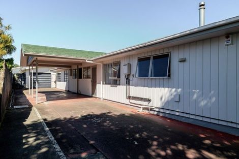 Photo of property in 10 Lockhart Avenue, Milson, Palmerston North, 4414