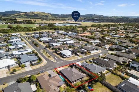 Photo of property in 10 Butterworth Crescent, Papamoa Beach, Papamoa, 3118