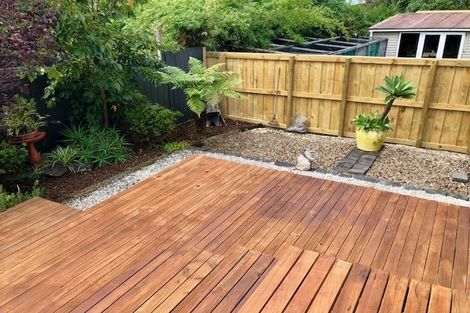 Photo of property in 2/32 Merani Street, Narrow Neck, Auckland, 0622