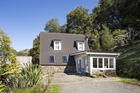 Photo of property in 5 Main Road, Havelock, 7100