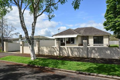 Photo of property in 42 Montgomery Crescent, Bader, Hamilton, 3206