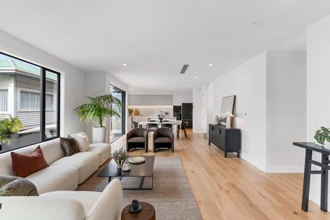 Photo of property in 9a Kowhai Street, Tawa, Wellington, 5028