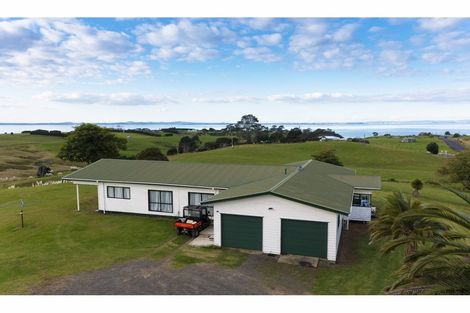 Photo of property in 16 Tearoe Road, Manukau Heads, Waiuku, 2684