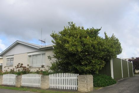 Photo of property in 28a Chatsworth Place, Highbury, Palmerston North, 4412