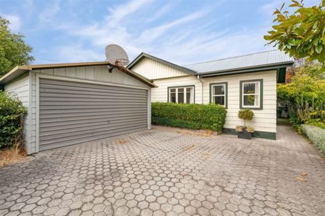 Photo of property in 17 Alpha Avenue, Strowan, Christchurch, 8052