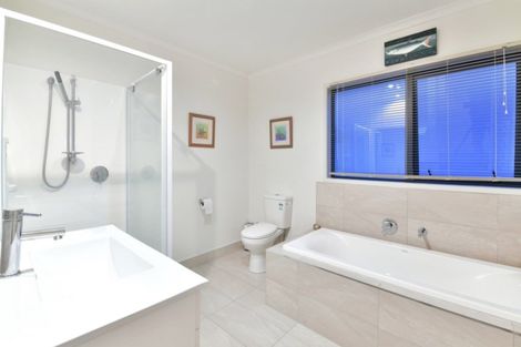 Photo of property in 21 Discovery Drive, Gulf Harbour, Whangaparaoa, 0930