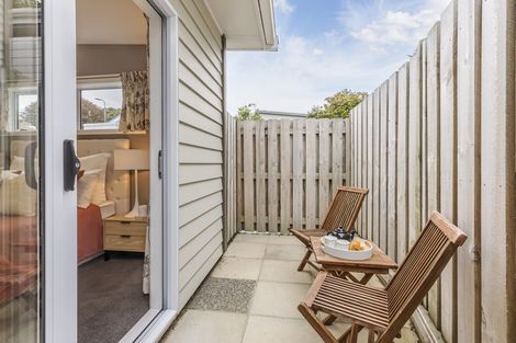 Photo of property in 16a Lincoln Avenue, Tawa, Wellington, 5028
