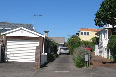 Photo of property in 2 Sylvan Park Avenue, Milford, Auckland, 0620