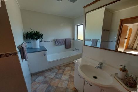 Photo of property in 26 Maungakaramea Road, Puwera, Whangarei, 0178
