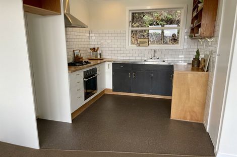 Photo of property in 16 Voltaire Street, Karori, Wellington, 6012