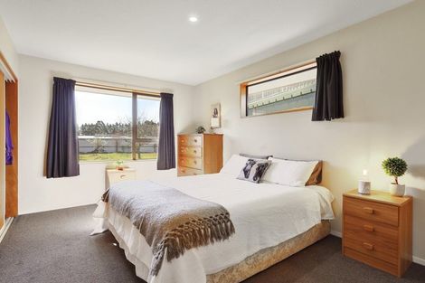 Photo of property in 12 Oldham Place, Darfield, 7510