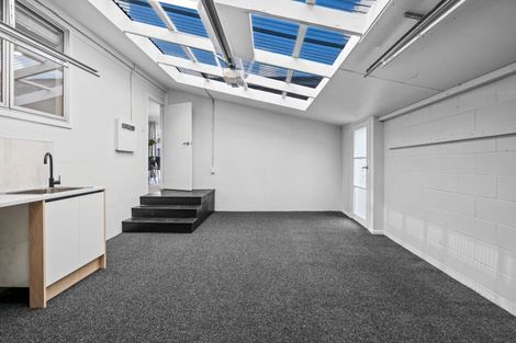 Photo of property in 16 Rhonda Avenue, Deanwell, Hamilton, 3206