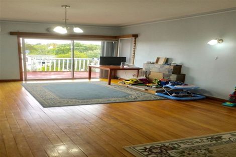 Photo of property in 355 Blockhouse Bay Road, Blockhouse Bay, Auckland, 0600