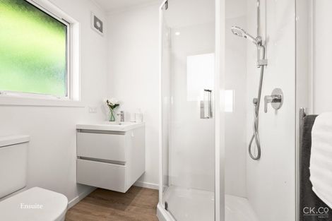 Photo of property in 60 Maungaraki Road, Korokoro, Lower Hutt, 5012