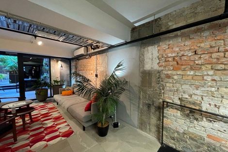 Photo of property in 44a Queen Street, Northcote Point, Auckland, 0627