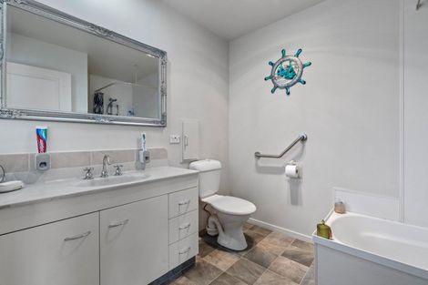 Photo of property in 10a Seymour Place, Bellevue, Tauranga, 3110