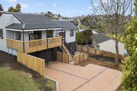 Photo of property in 168 Luckens Road, West Harbour, Auckland, 0618