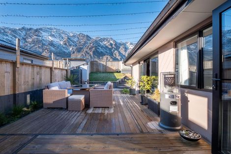 Photo of property in 13 Howden Drive, Jacks Point, 9371