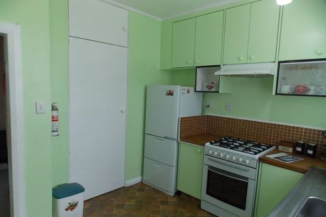 Photo of property in 5 Clausen Street, Takaro, Palmerston North, 4412