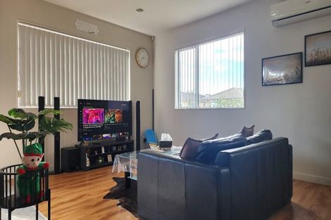 Photo of property in 2 Wellfield Drive, Papakura, 2110