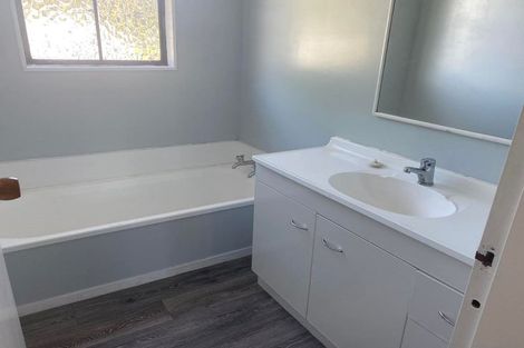 Photo of property in 112 Norana Road, Timberlea, Upper Hutt, 5018