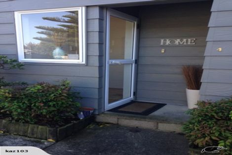 Photo of property in 4/56 Youngs Road, Papakura, 2110