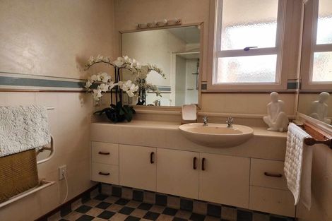 Photo of property in 32 Middlepark Road, Sockburn, Christchurch, 8042