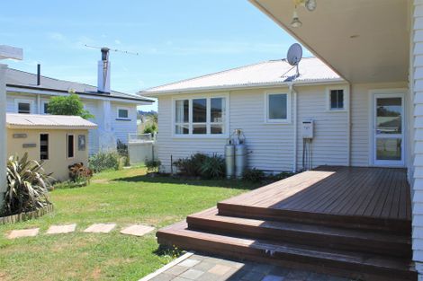 Photo of property in 27 Kara Street, Outer Kaiti, Gisborne, 4010