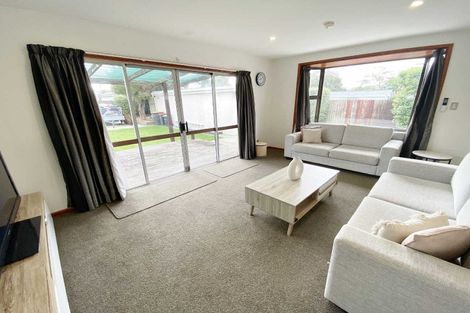 Photo of property in 15 Oldwood Street, Bishopdale, Christchurch, 8053
