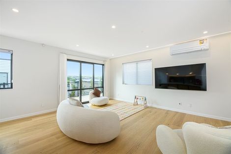 Photo of property in 45 Windlass Street, Long Bay, Auckland, 0630