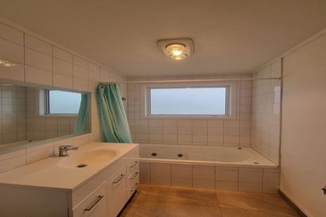 Photo of property in 95 Everglade Drive, Totara Heights, Auckland, 2105