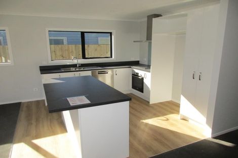 Photo of property in 30 Koru Loop, Paraparaumu, 5032