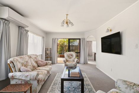 Photo of property in 2 Marwood Place, Mount Maunganui, 3116