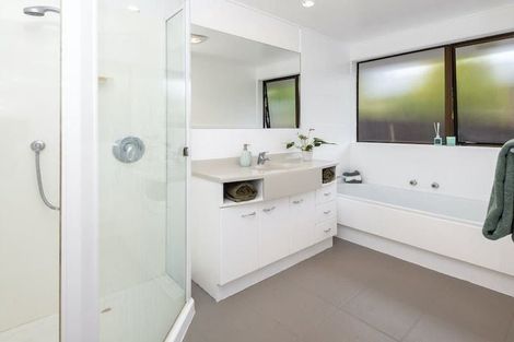 Photo of property in 32 Venus Place, Half Moon Bay, Auckland, 2012