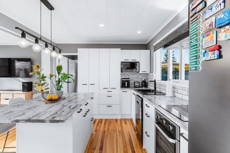 Photo of property in 2a Ward Place, Richmond Heights, Taupo, 3330