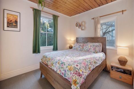 Photo of property in 20 Hawkhurst Road, Lyttelton, 8082