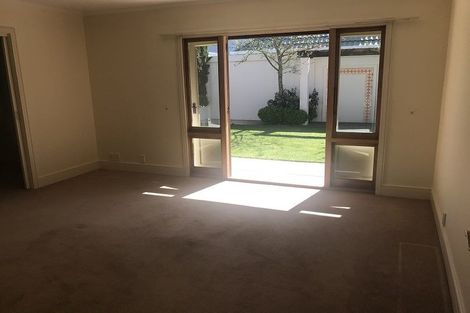 Photo of property in 2/11 Memorial Avenue, Ilam, Christchurch, 8053