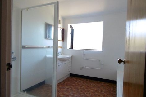 Photo of property in 61 Rhinevale Close, Henderson, Auckland, 0612