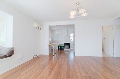 Photo of property in 1/760 Beach Road, Browns Bay, Auckland, 0630