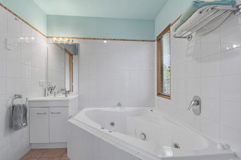 Photo of property in 31 Durness Place, Red Beach, 0932