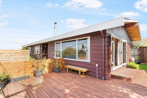Photo of property in 52b Tirimoana Road, Te Atatu South, Auckland, 0602