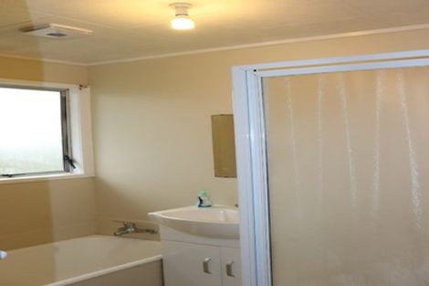 Photo of property in 15 Balwyn Place, Clendon Park, Auckland, 2103